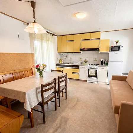 House Flajs - Secluded 2br Surrounded By Forest *